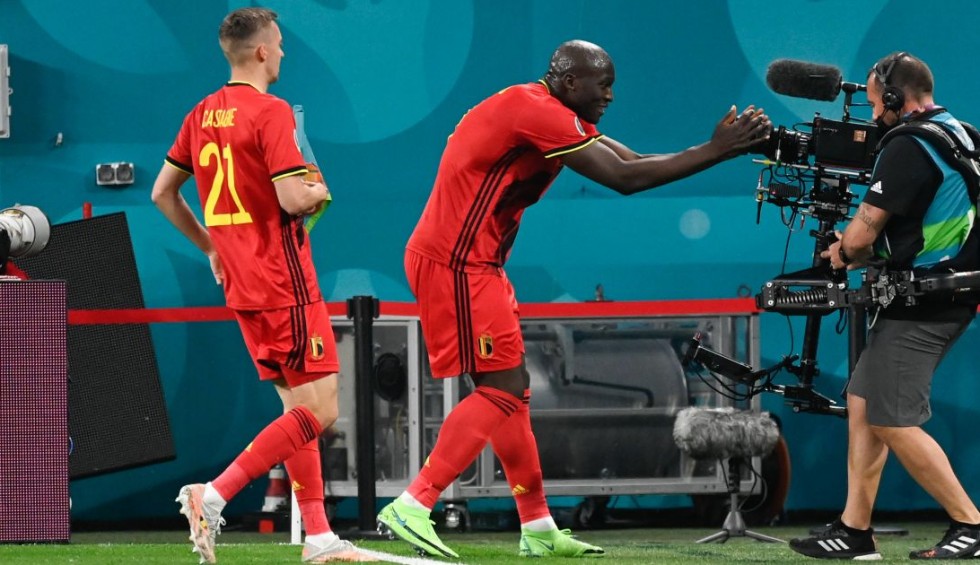 A generic square placeholder image with rounded corners in a figure.