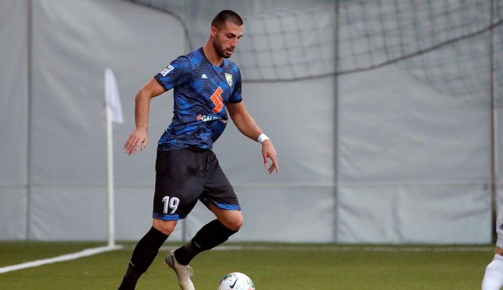 A generic square placeholder image with rounded corners in a figure.