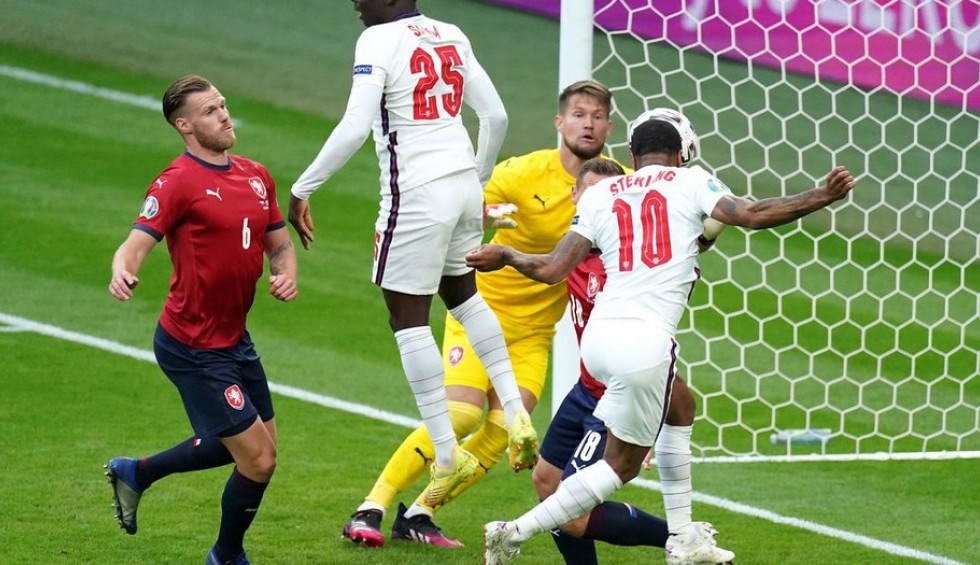 A generic square placeholder image with rounded corners in a figure.