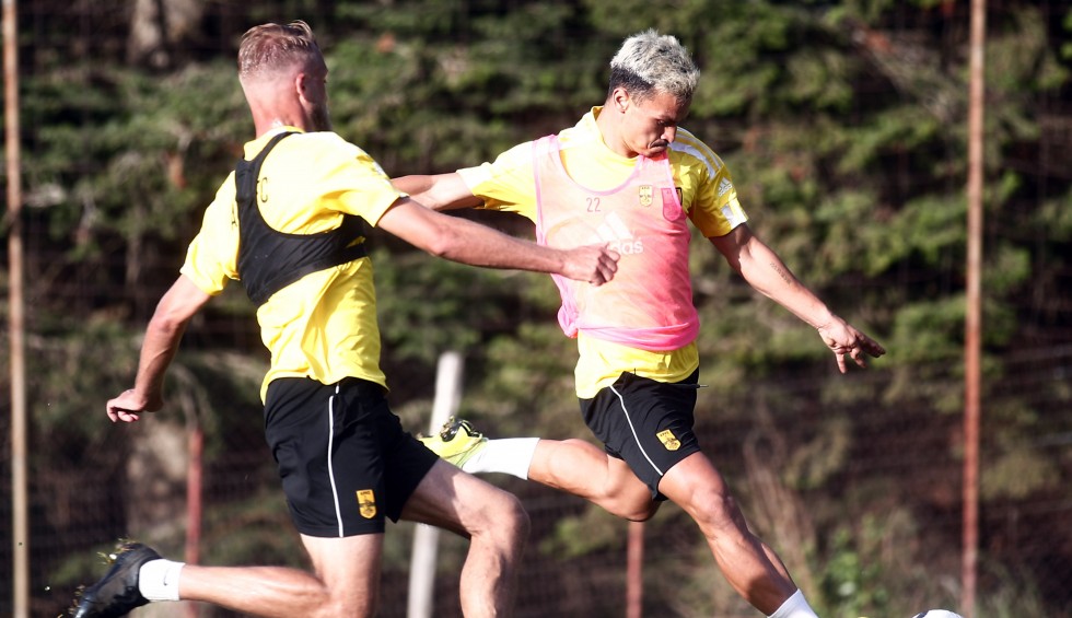 A generic square placeholder image with rounded corners in a figure.