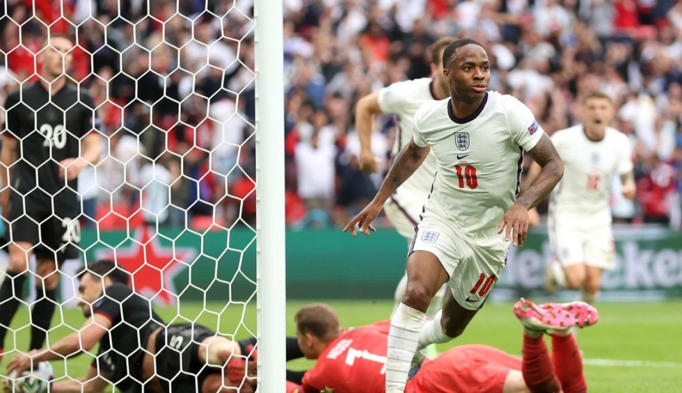 A generic square placeholder image with rounded corners in a figure.