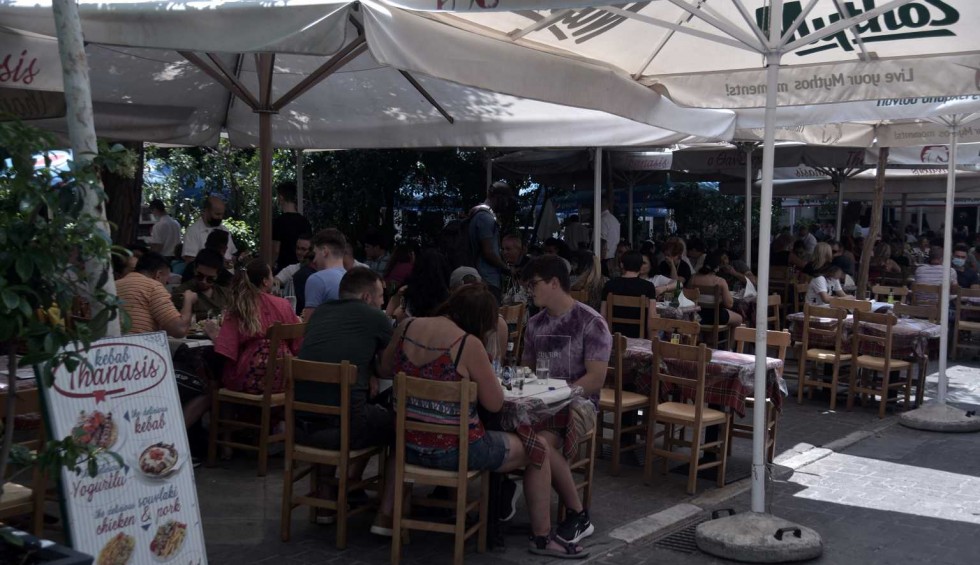 A generic square placeholder image with rounded corners in a figure.