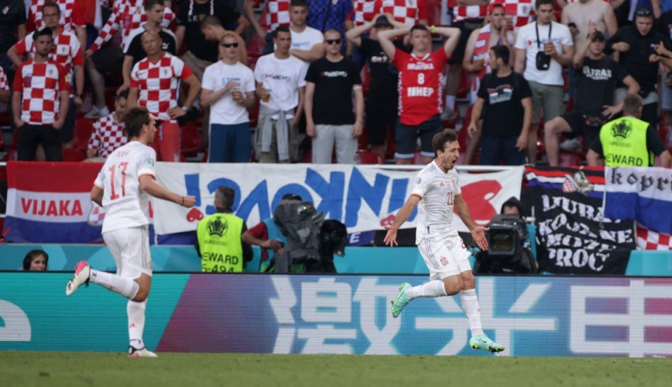 A generic square placeholder image with rounded corners in a figure.