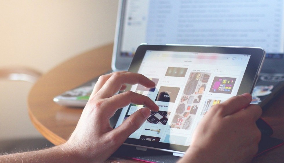 A generic square placeholder image with rounded corners in a figure.