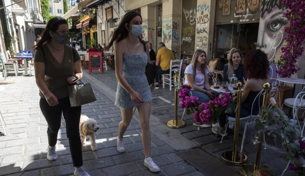 A generic square placeholder image with rounded corners in a figure.