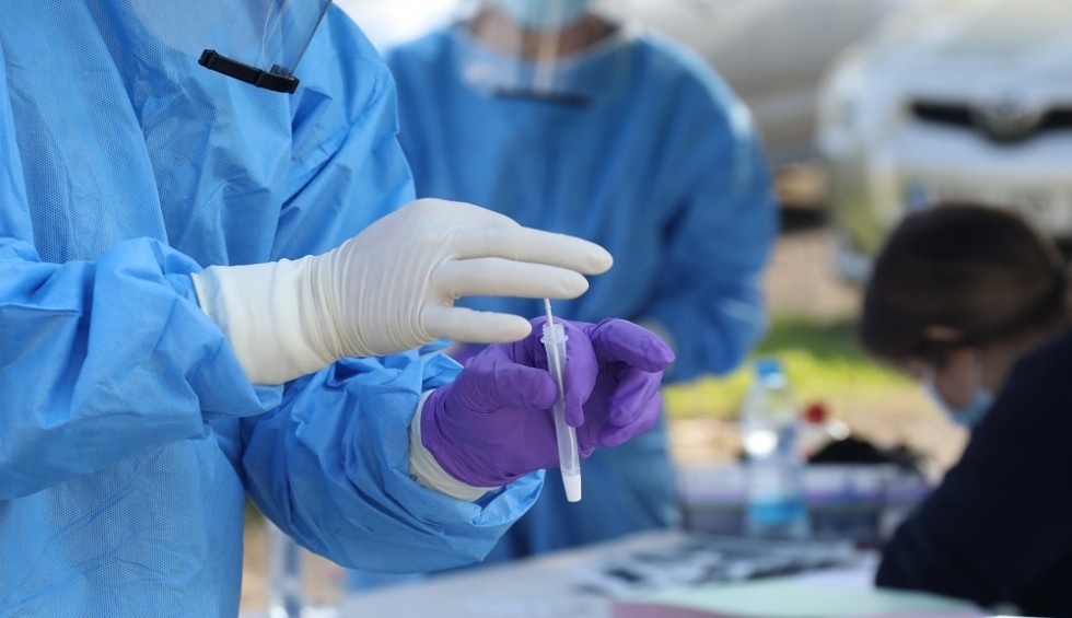 A generic square placeholder image with rounded corners in a figure.