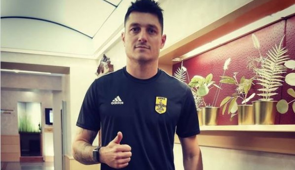 A generic square placeholder image with rounded corners in a figure.