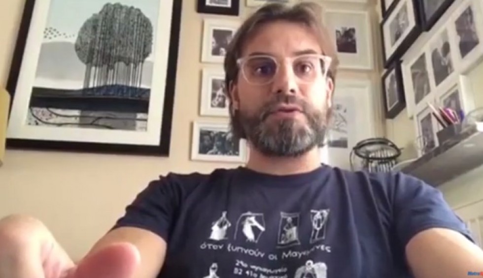 A generic square placeholder image with rounded corners in a figure.