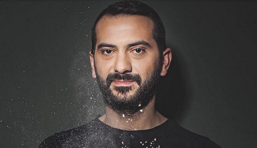 A generic square placeholder image with rounded corners in a figure.