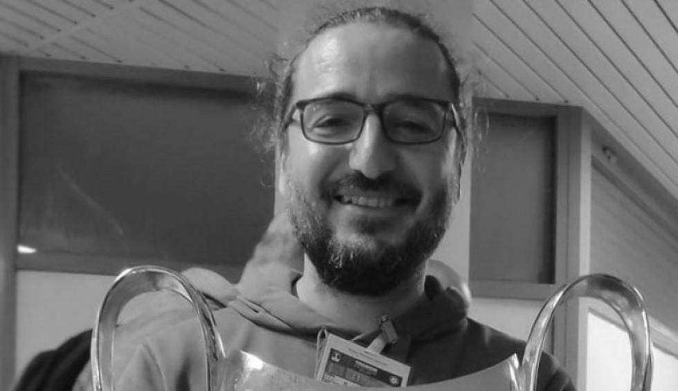 A generic square placeholder image with rounded corners in a figure.