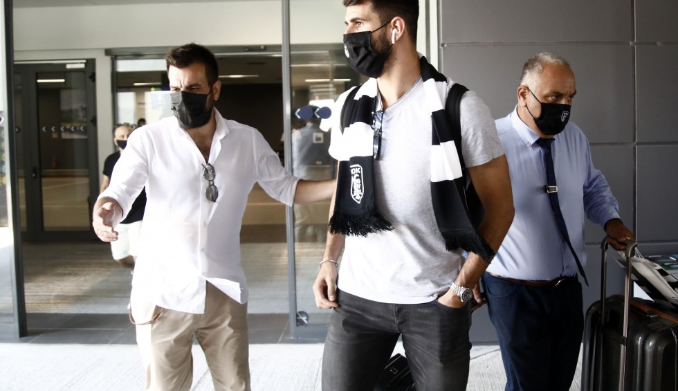 A generic square placeholder image with rounded corners in a figure.