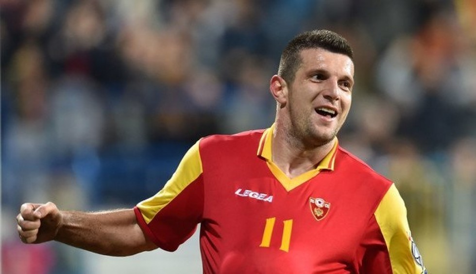 A generic square placeholder image with rounded corners in a figure.