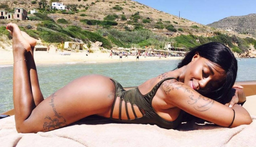 A generic square placeholder image with rounded corners in a figure.