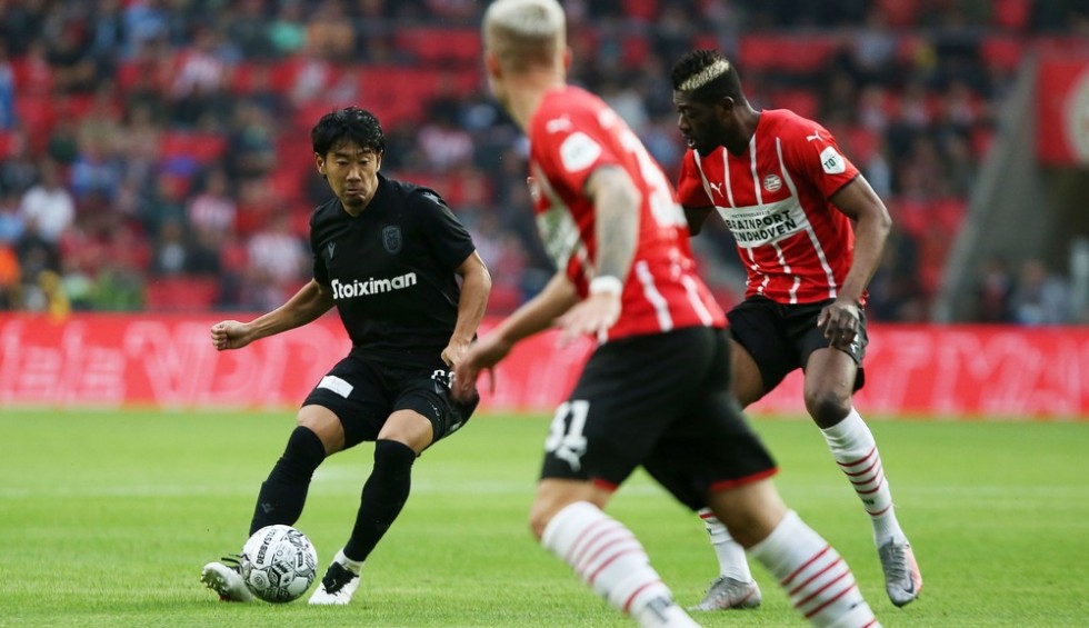 A generic square placeholder image with rounded corners in a figure.