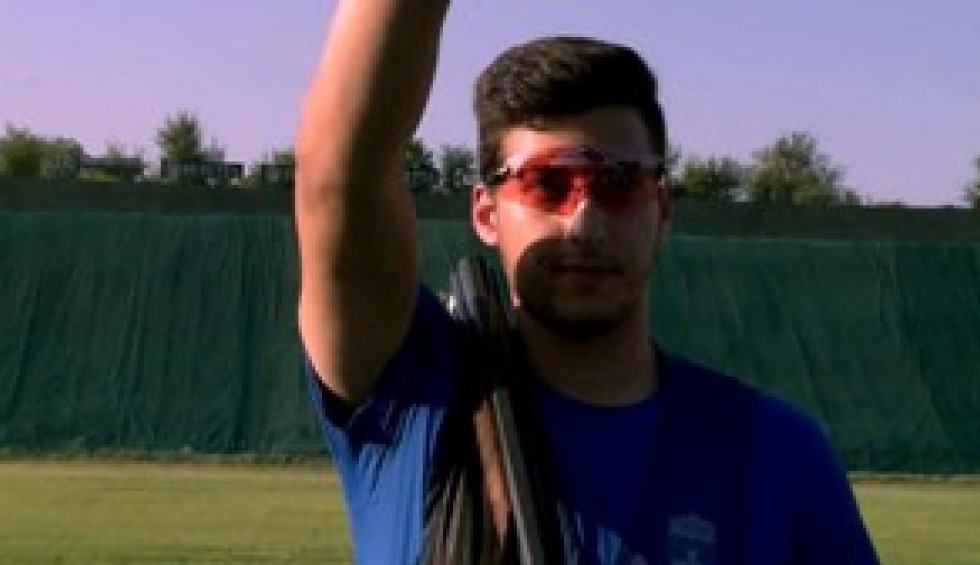 A generic square placeholder image with rounded corners in a figure.