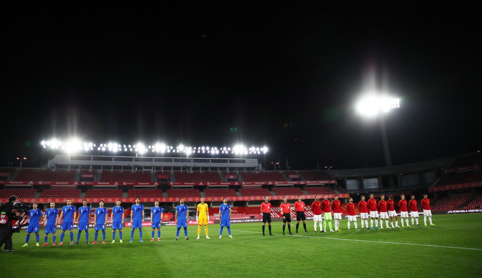 A generic square placeholder image with rounded corners in a figure.