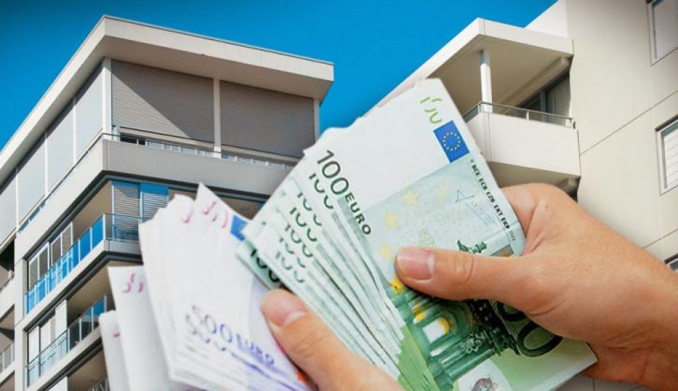 A generic square placeholder image with rounded corners in a figure.