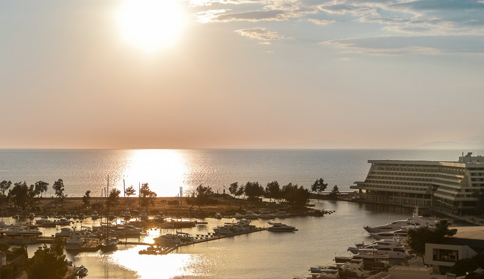 A generic square placeholder image with rounded corners in a figure.