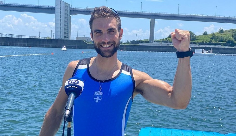 A generic square placeholder image with rounded corners in a figure.