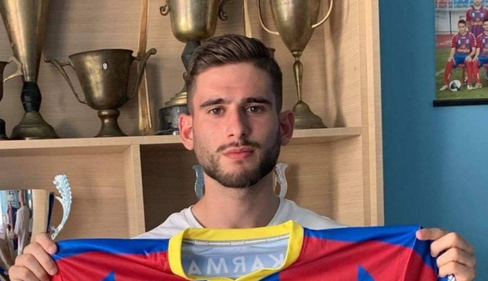 A generic square placeholder image with rounded corners in a figure.