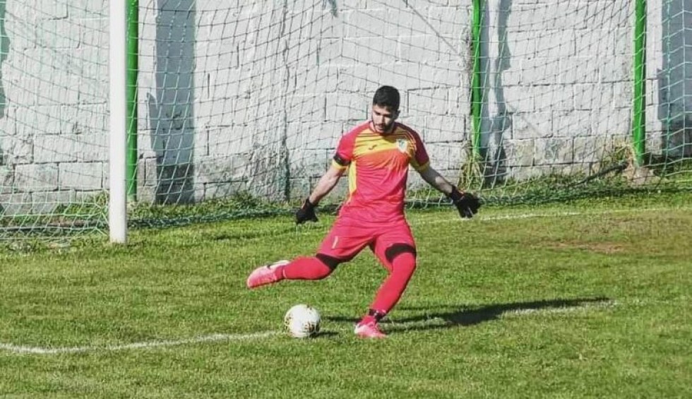 A generic square placeholder image with rounded corners in a figure.