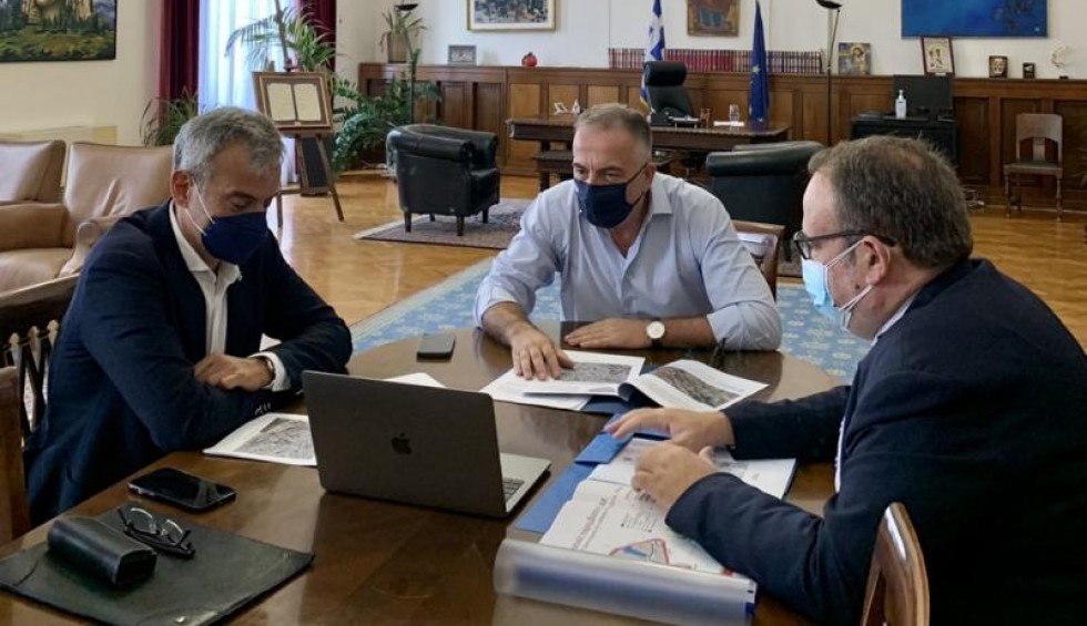 A generic square placeholder image with rounded corners in a figure.