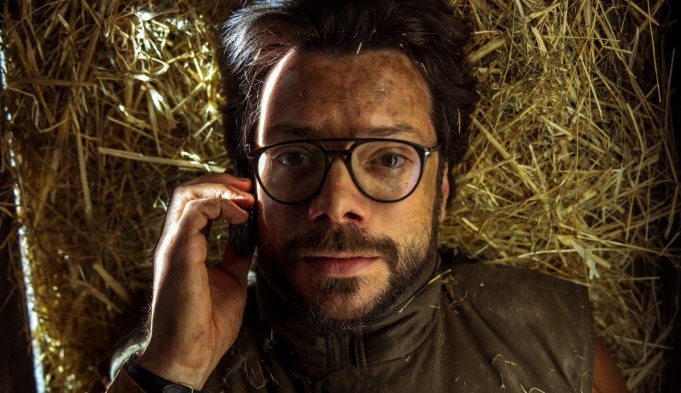 A generic square placeholder image with rounded corners in a figure.