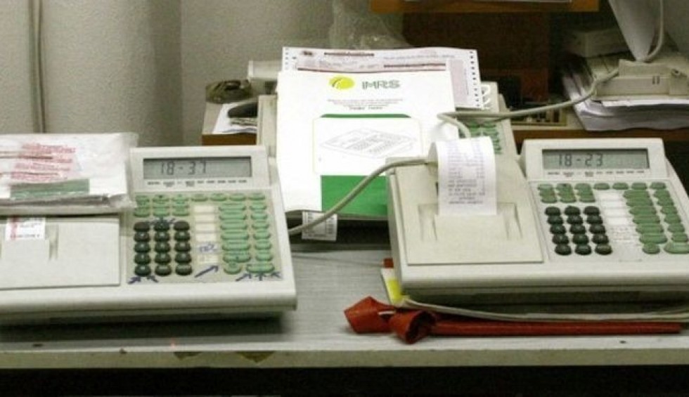 A generic square placeholder image with rounded corners in a figure.