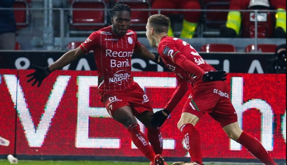 A generic square placeholder image with rounded corners in a figure.