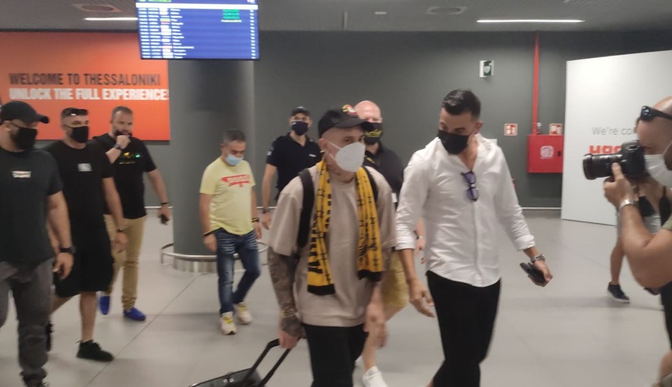 A generic square placeholder image with rounded corners in a figure.