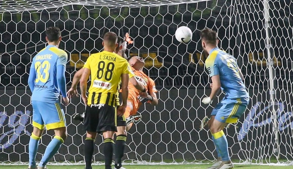 A generic square placeholder image with rounded corners in a figure.