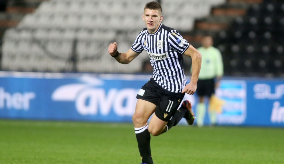 A generic square placeholder image with rounded corners in a figure.