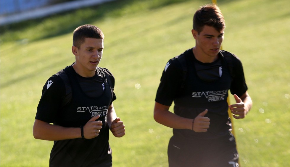 A generic square placeholder image with rounded corners in a figure.