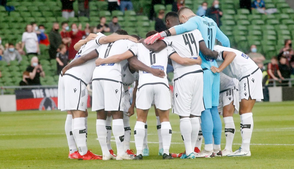 A generic square placeholder image with rounded corners in a figure.