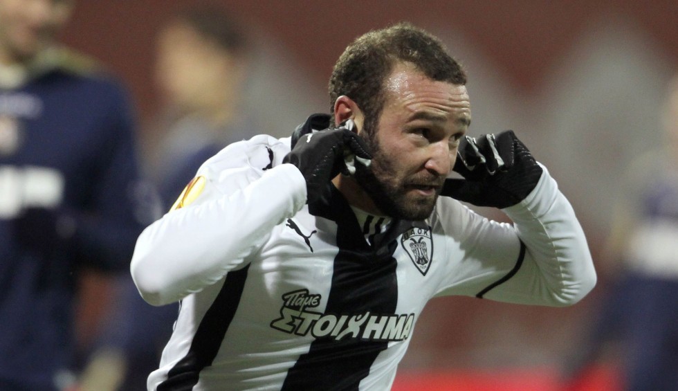 A generic square placeholder image with rounded corners in a figure.