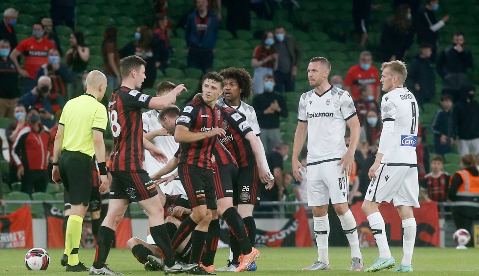 A generic square placeholder image with rounded corners in a figure.