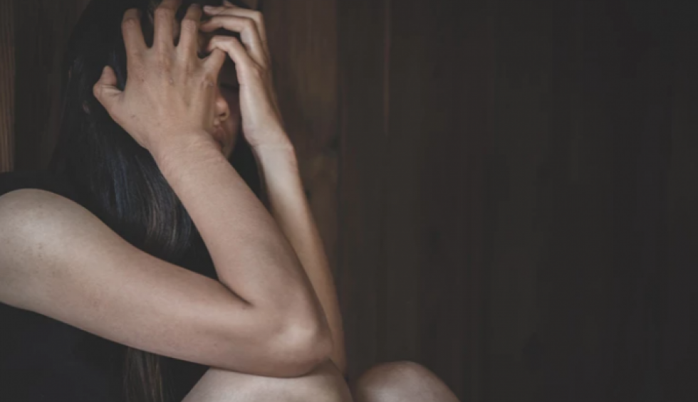 A generic square placeholder image with rounded corners in a figure.