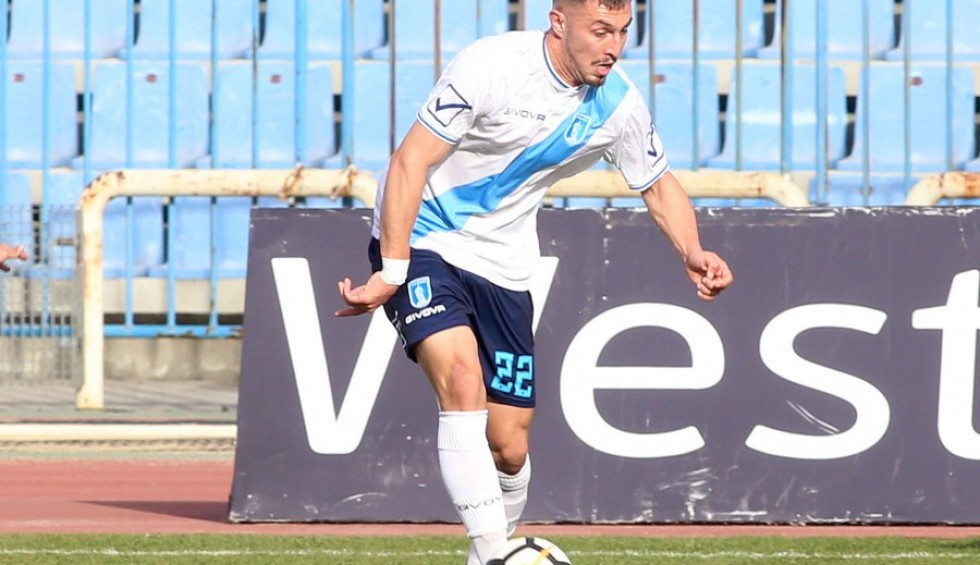 A generic square placeholder image with rounded corners in a figure.