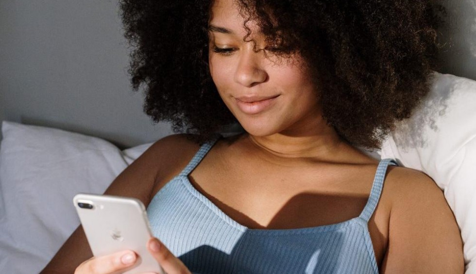 A generic square placeholder image with rounded corners in a figure.