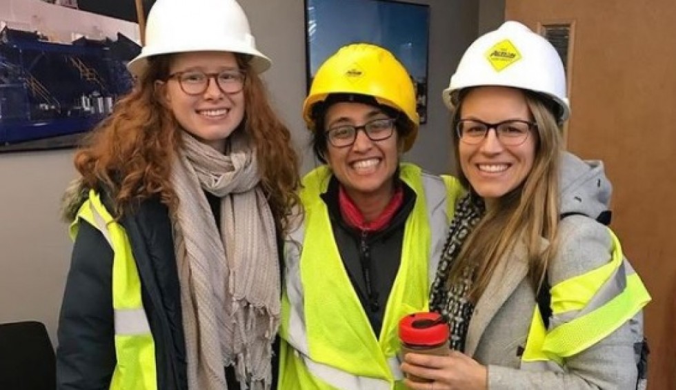 A generic square placeholder image with rounded corners in a figure.