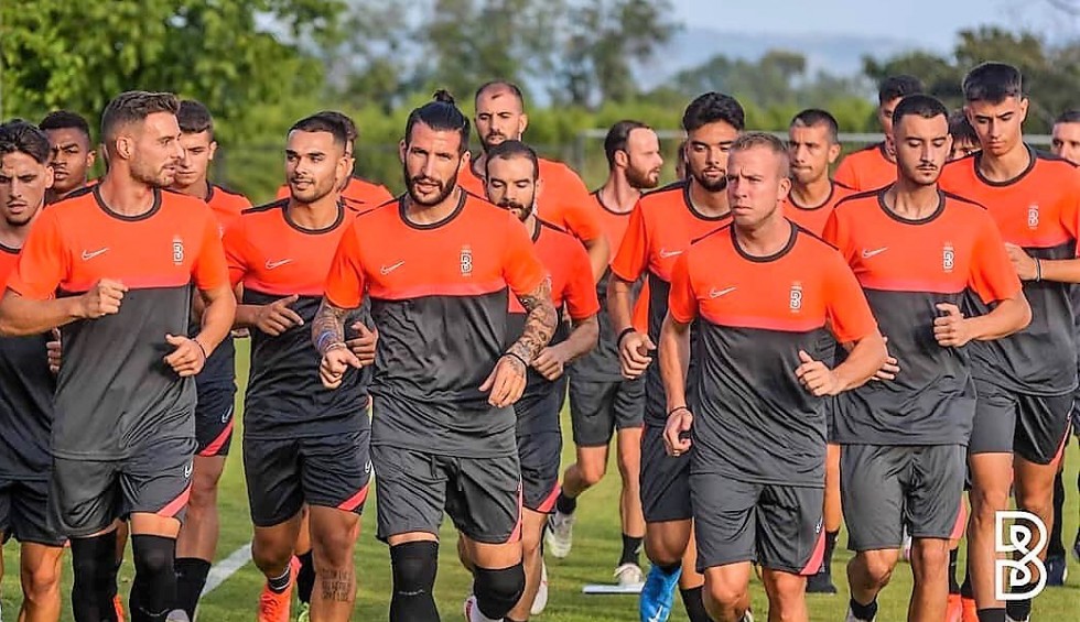 A generic square placeholder image with rounded corners in a figure.