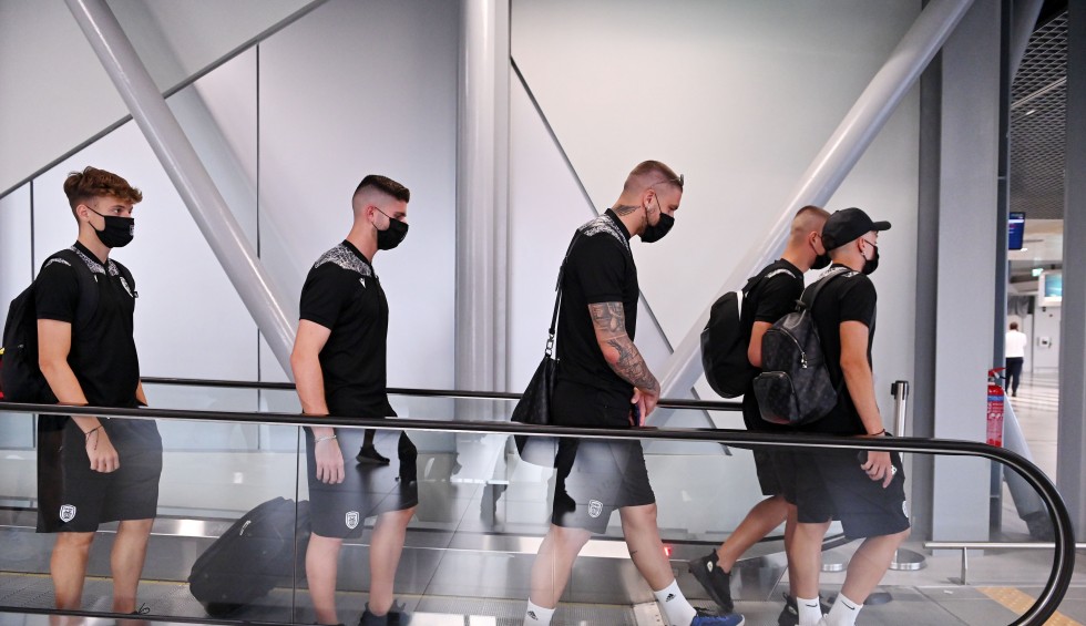 A generic square placeholder image with rounded corners in a figure.