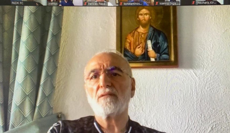 A generic square placeholder image with rounded corners in a figure.