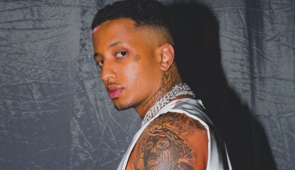 A generic square placeholder image with rounded corners in a figure.