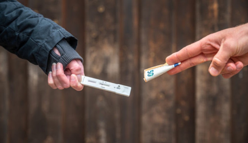 A generic square placeholder image with rounded corners in a figure.