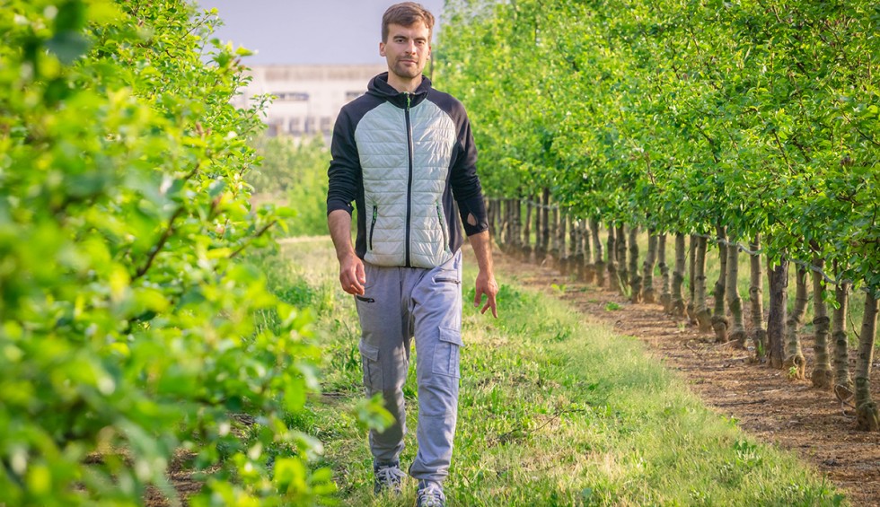 A generic square placeholder image with rounded corners in a figure.