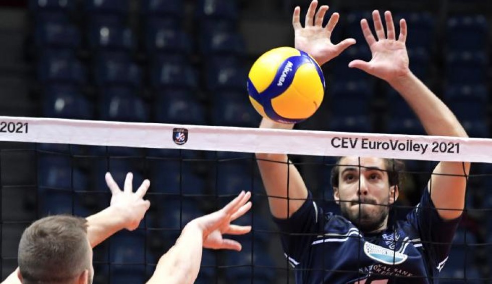 A generic square placeholder image with rounded corners in a figure.