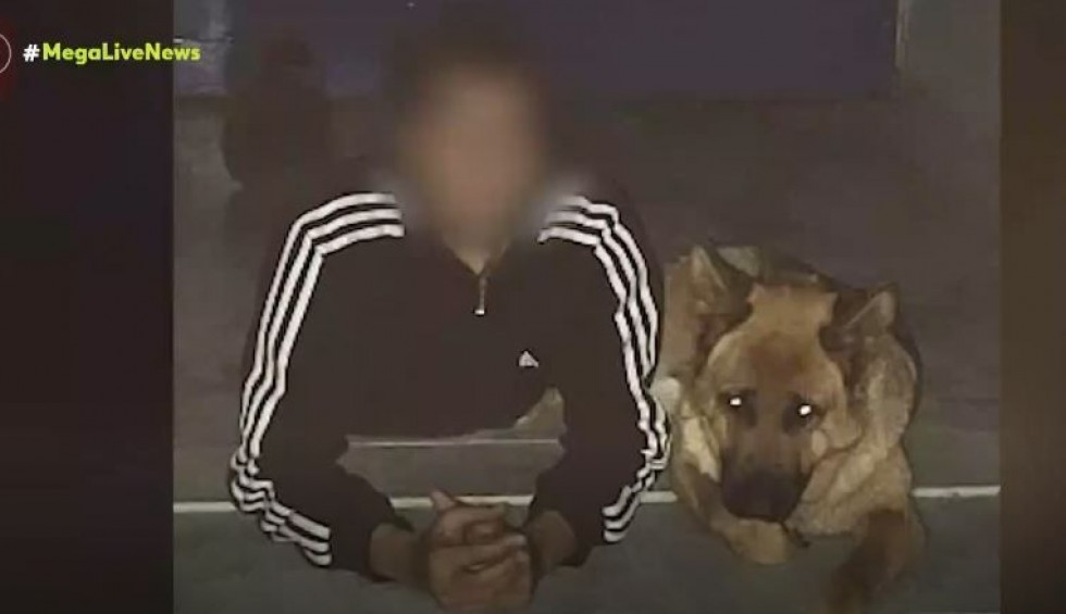 A generic square placeholder image with rounded corners in a figure.