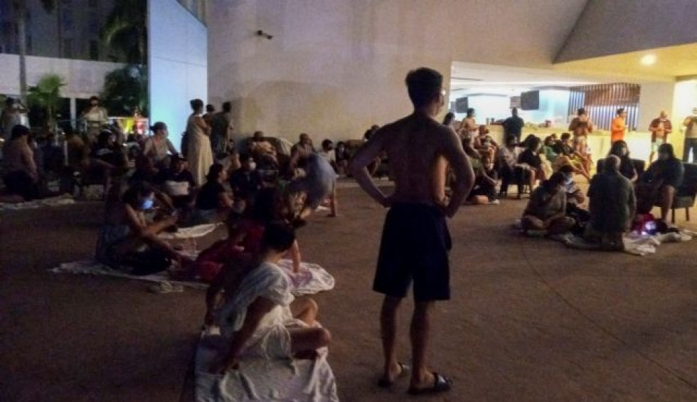 A generic square placeholder image with rounded corners in a figure.