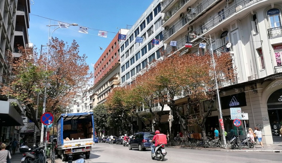 A generic square placeholder image with rounded corners in a figure.